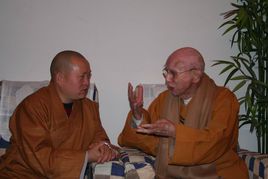 隆根简介
